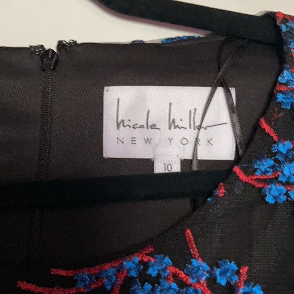 BNWT NICOLE MILLER LACE BELL SLEEVE SHEATH DRESS - Picture 5 of 6